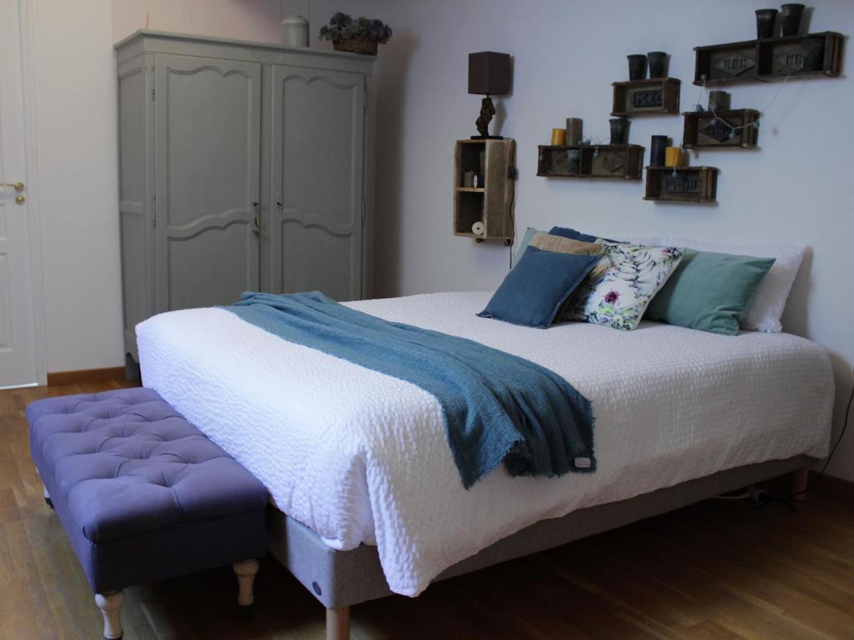 Chambre D'Hotes Les Rives De La Tronne Mer Екстериор снимка