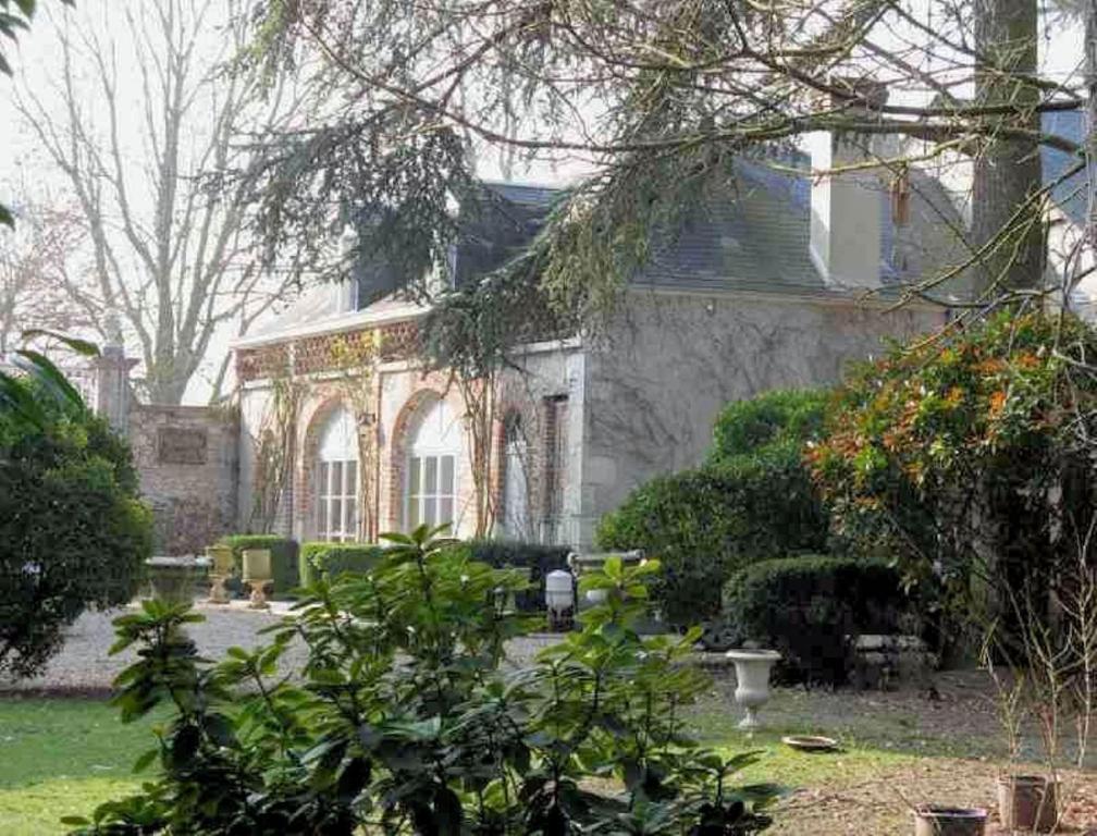 Chambre D'Hotes Les Rives De La Tronne Mer Екстериор снимка