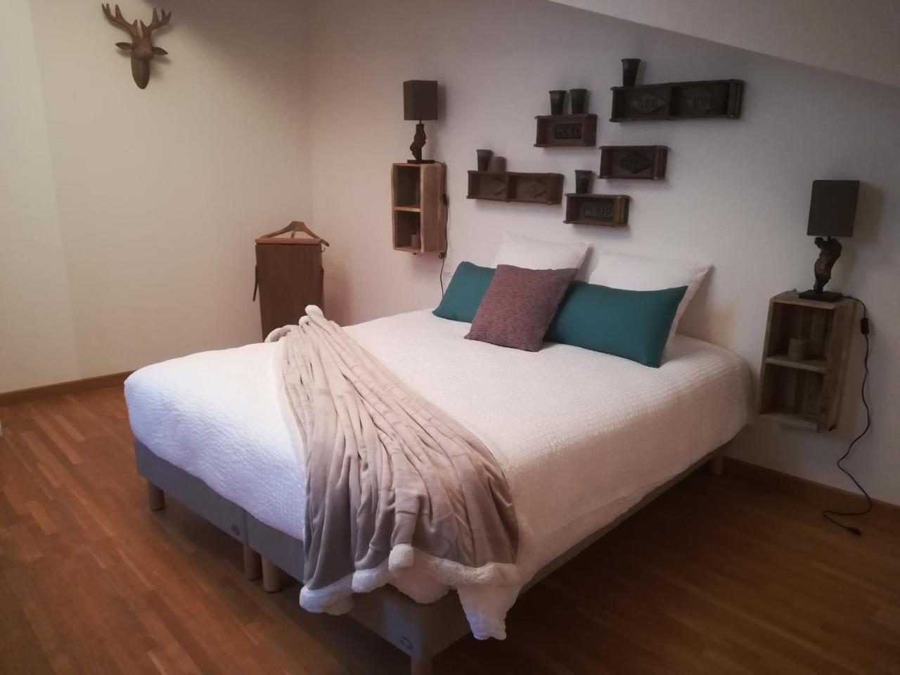 Chambre D'Hotes Les Rives De La Tronne Mer Екстериор снимка