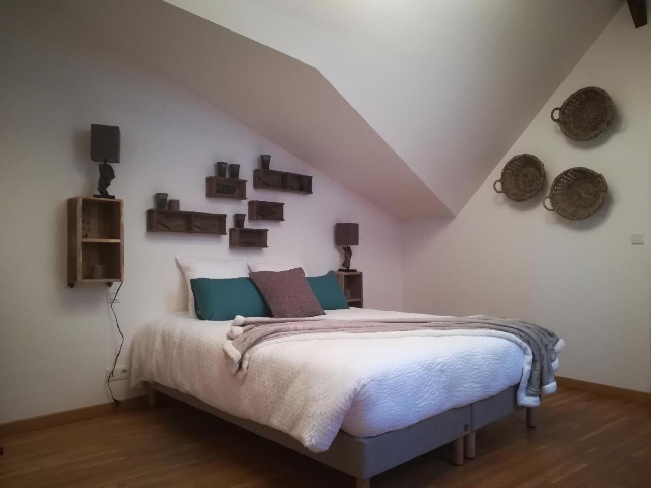 Chambre D'Hotes Les Rives De La Tronne Mer Екстериор снимка