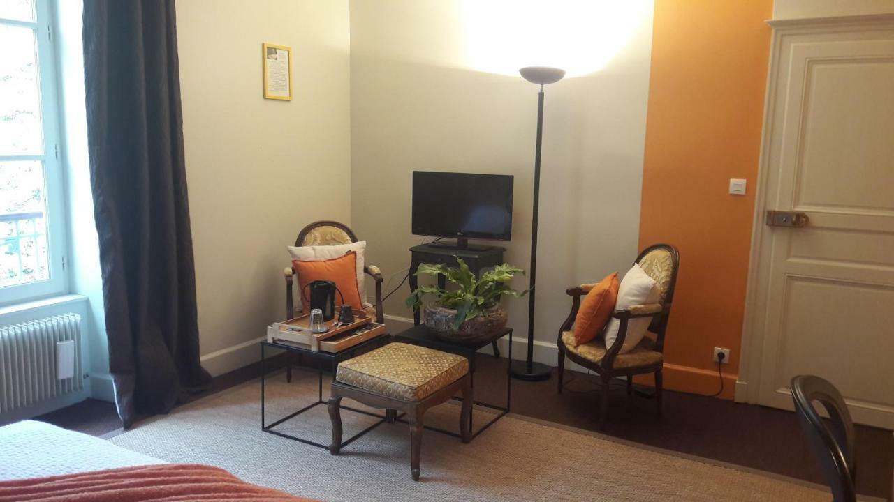 Chambre D'Hotes Les Rives De La Tronne Mer Екстериор снимка