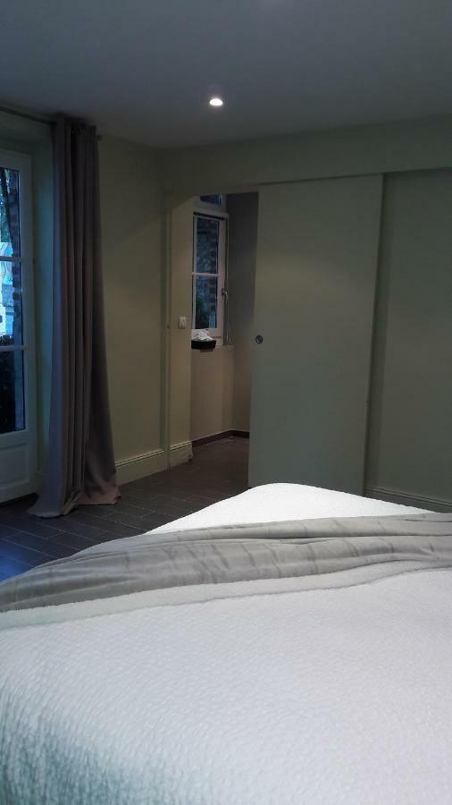 Chambre D'Hotes Les Rives De La Tronne Mer Екстериор снимка